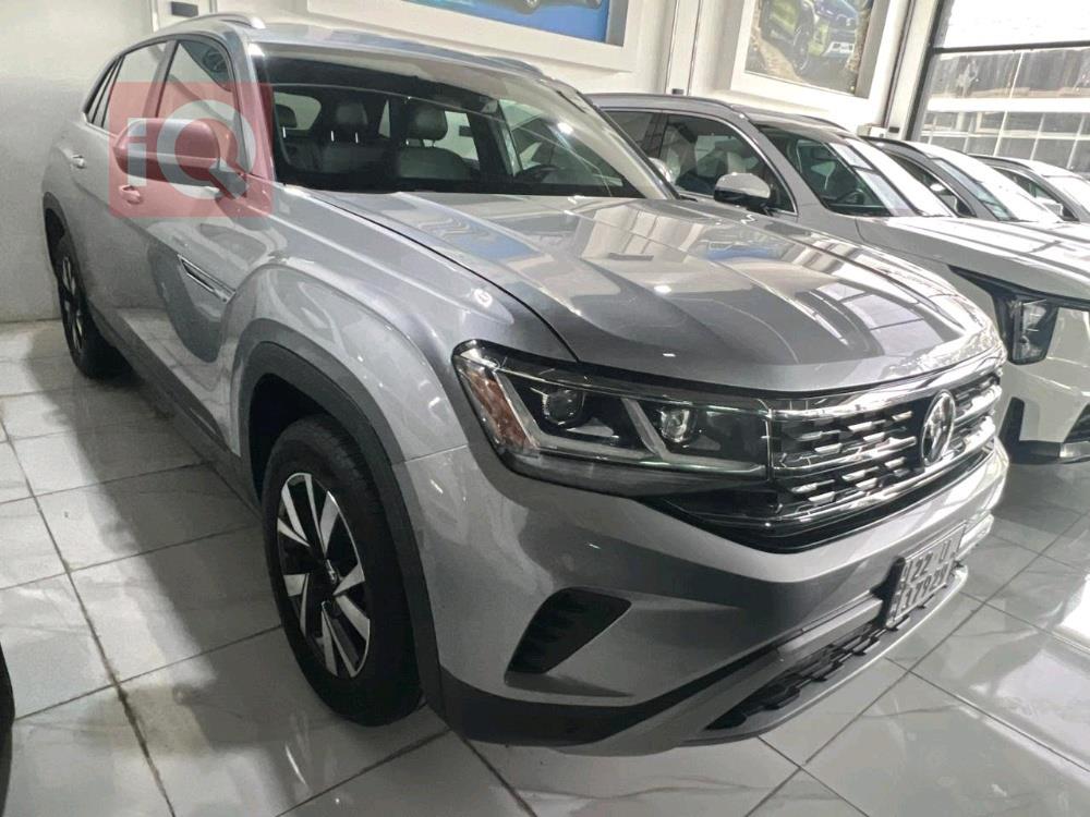 ڤۆڵکسواگن ئەتڵەس کرۆس سپۆرت